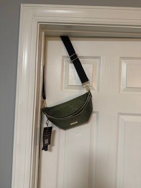 Makeup Junkie Olive Dune Green Sidekick with card holder